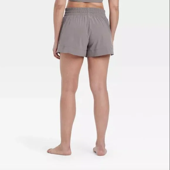 All in Motion Flex Woven Mid-Rise Shorts - 4” Inseam - Taupe - Large - Picture 2 of 8
